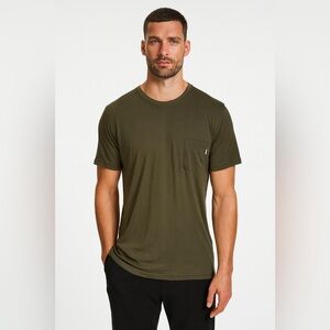 Vuori Tradewind Performance Tee in Green - Men's XL